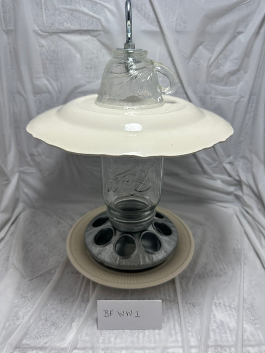 Birdfeeder White & White 1