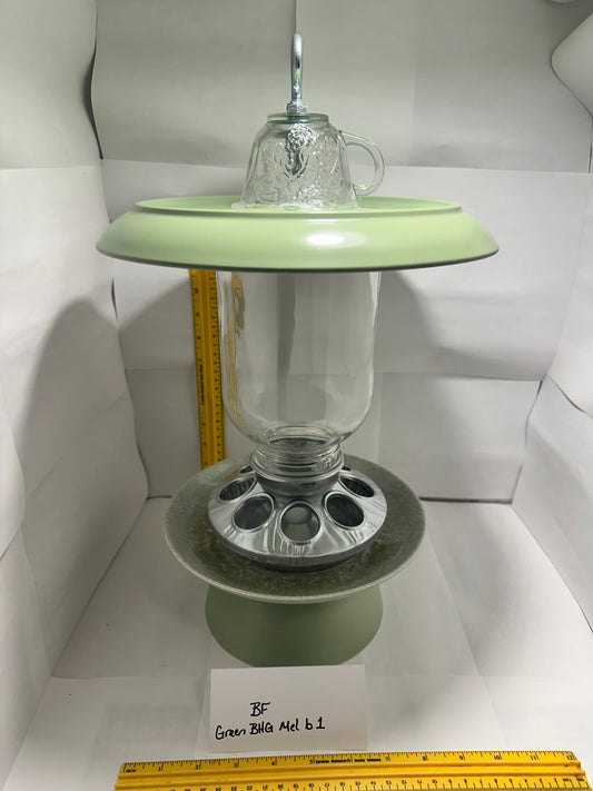 Birdfeeder Green BHG Mel b 1