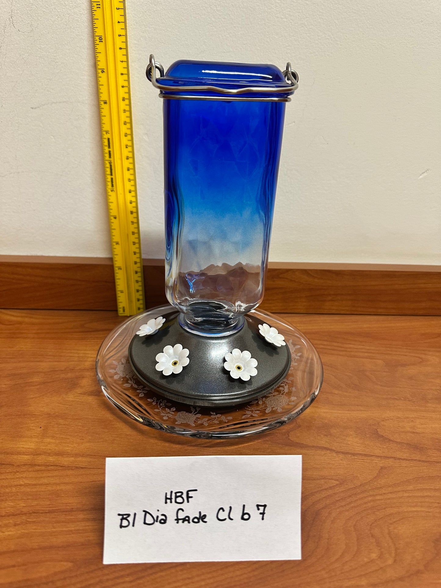 Hummingbird Feeder Blue Diamond fade w/ clear bottom 6 & 7