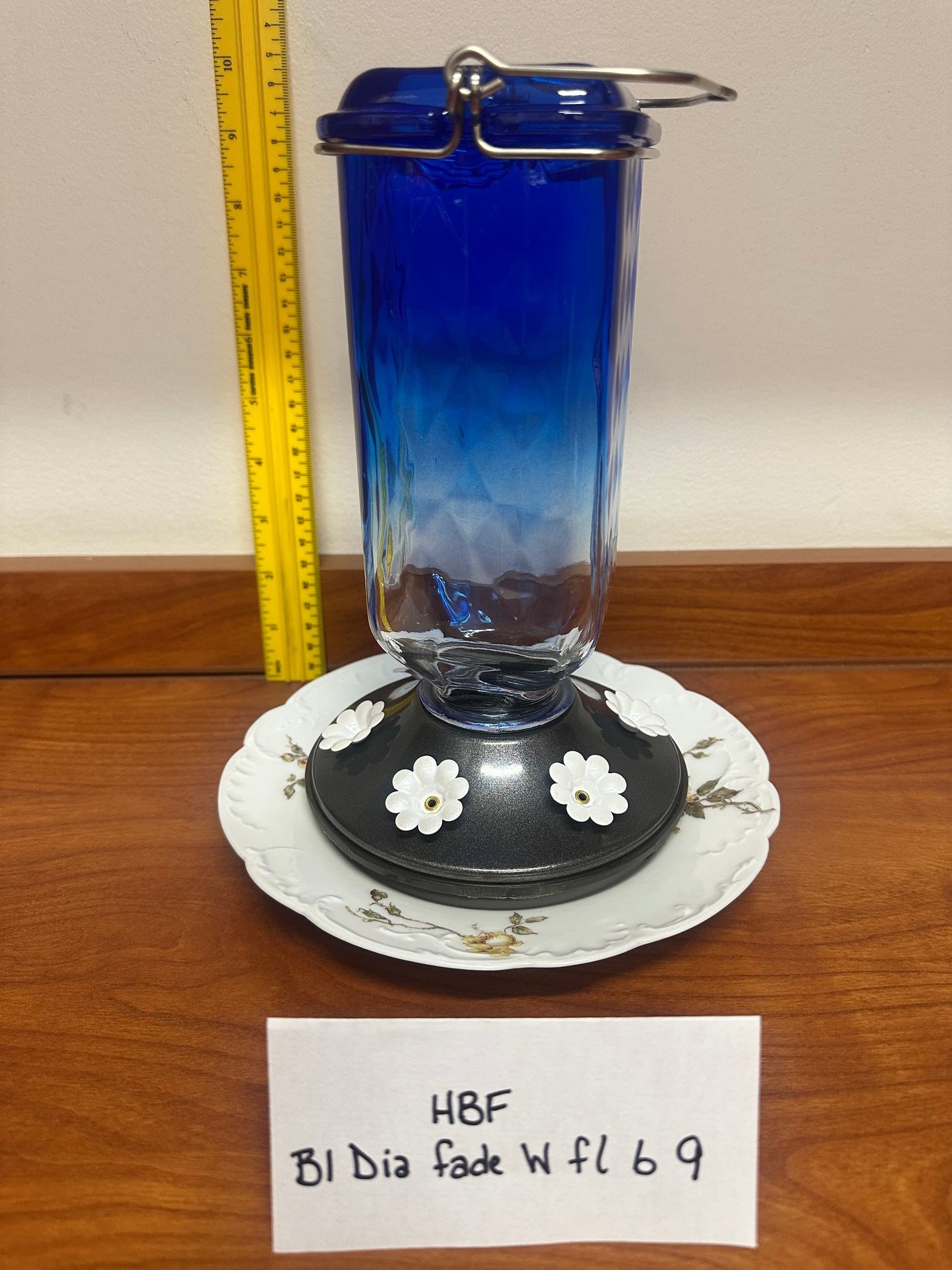 Hummingbird Feeder Blue Diamond fade w/ White flower b 8 & 9 & 10 & 11