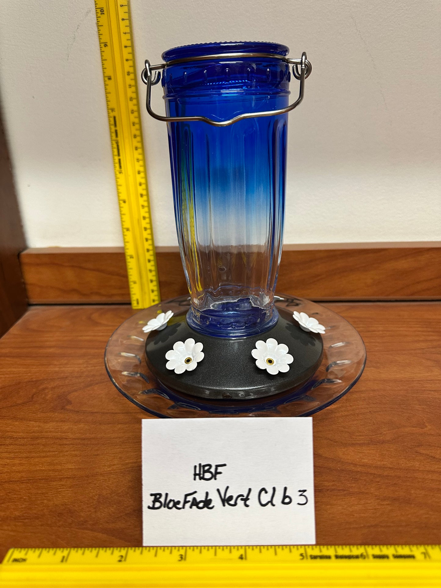 Hummingbird Feeder Blue Fade Vertical w/clear bottom 3